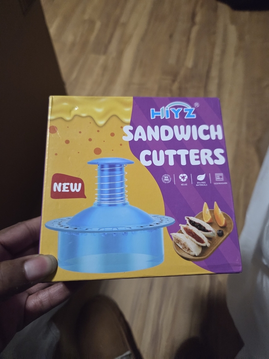 Other - HIYZ Blue Sandwich Cutters